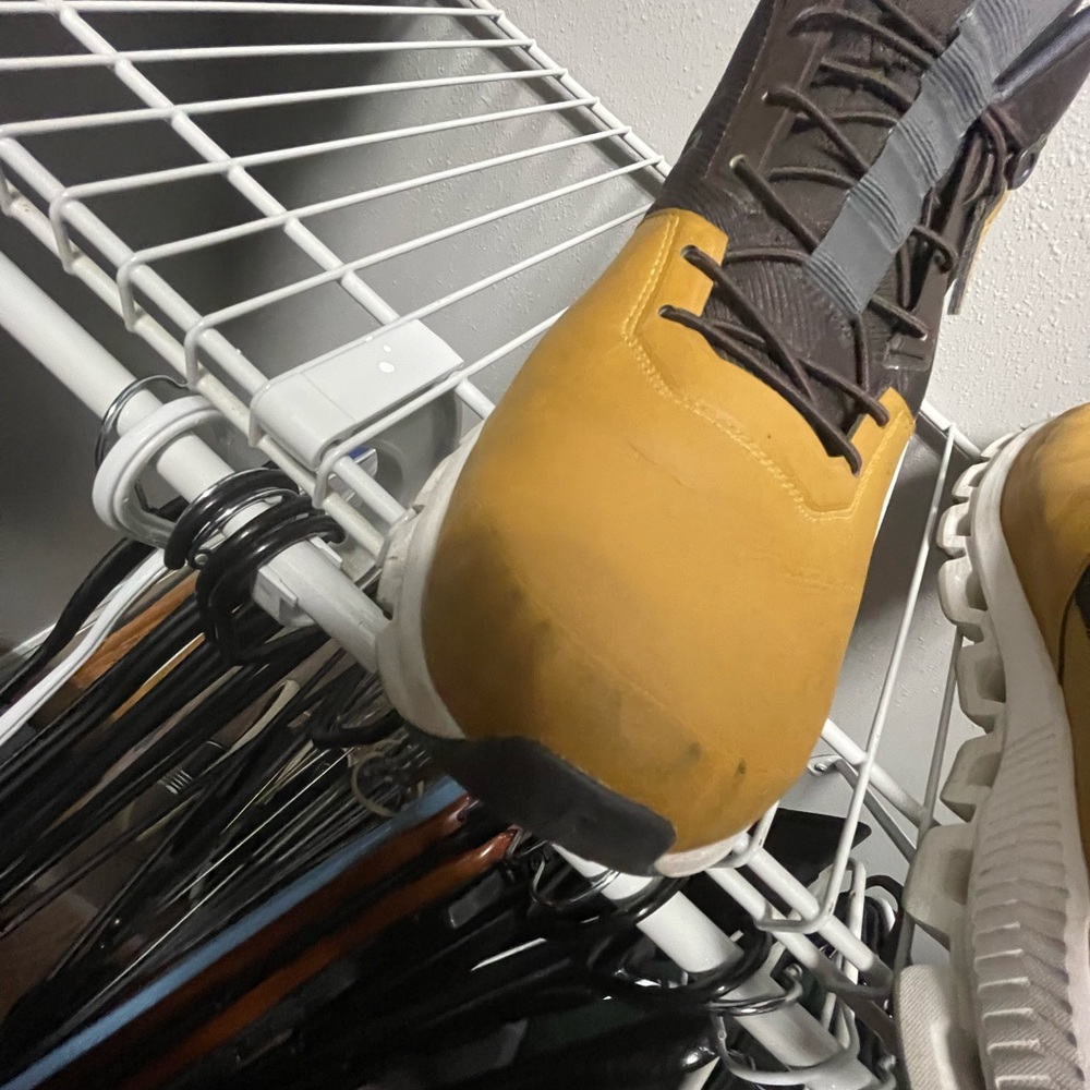On cloud performance boots - Picture 6 of 7